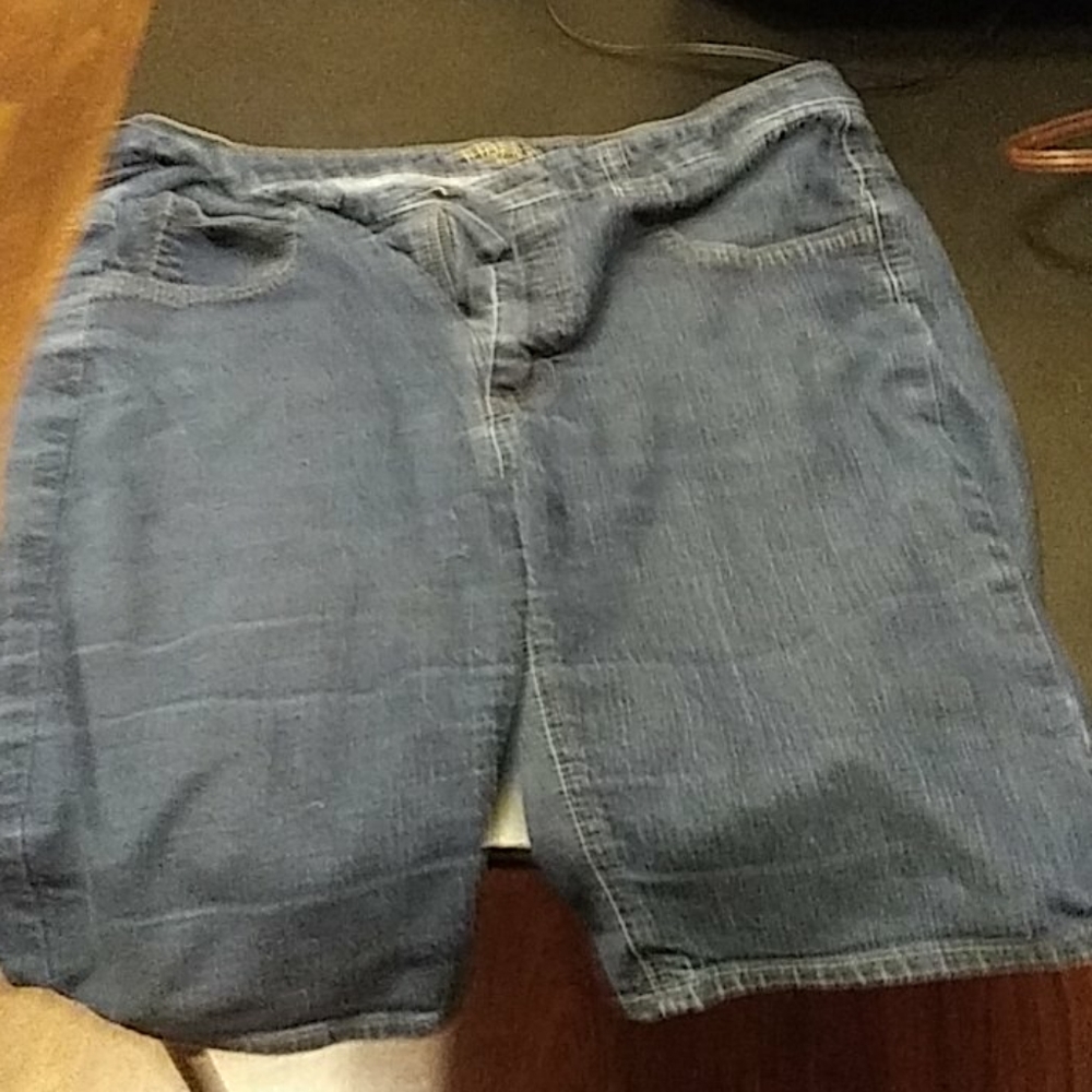 Woman's jean shorts